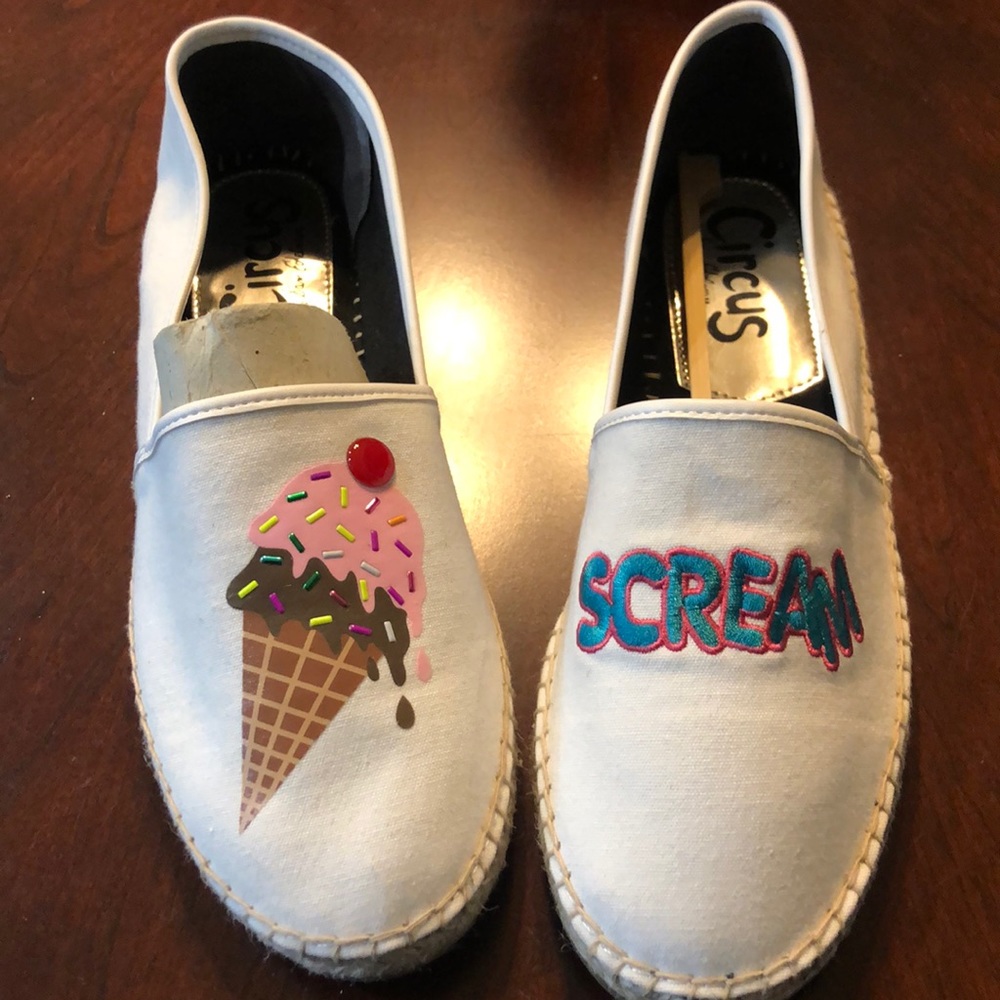Circus Ice Cream Shoe.. off white